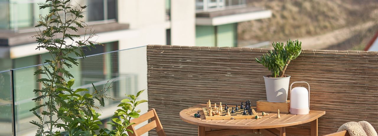 Come allestire un accogliente balcone per godersi l'estate?